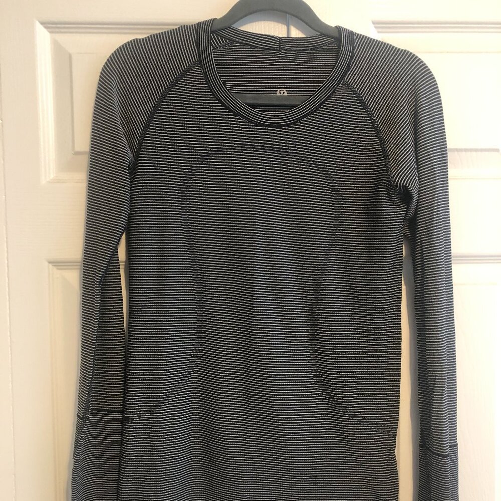 Vintage Lululemon Long Sleeve Swiftly Tech, Black and White striped, Size 6